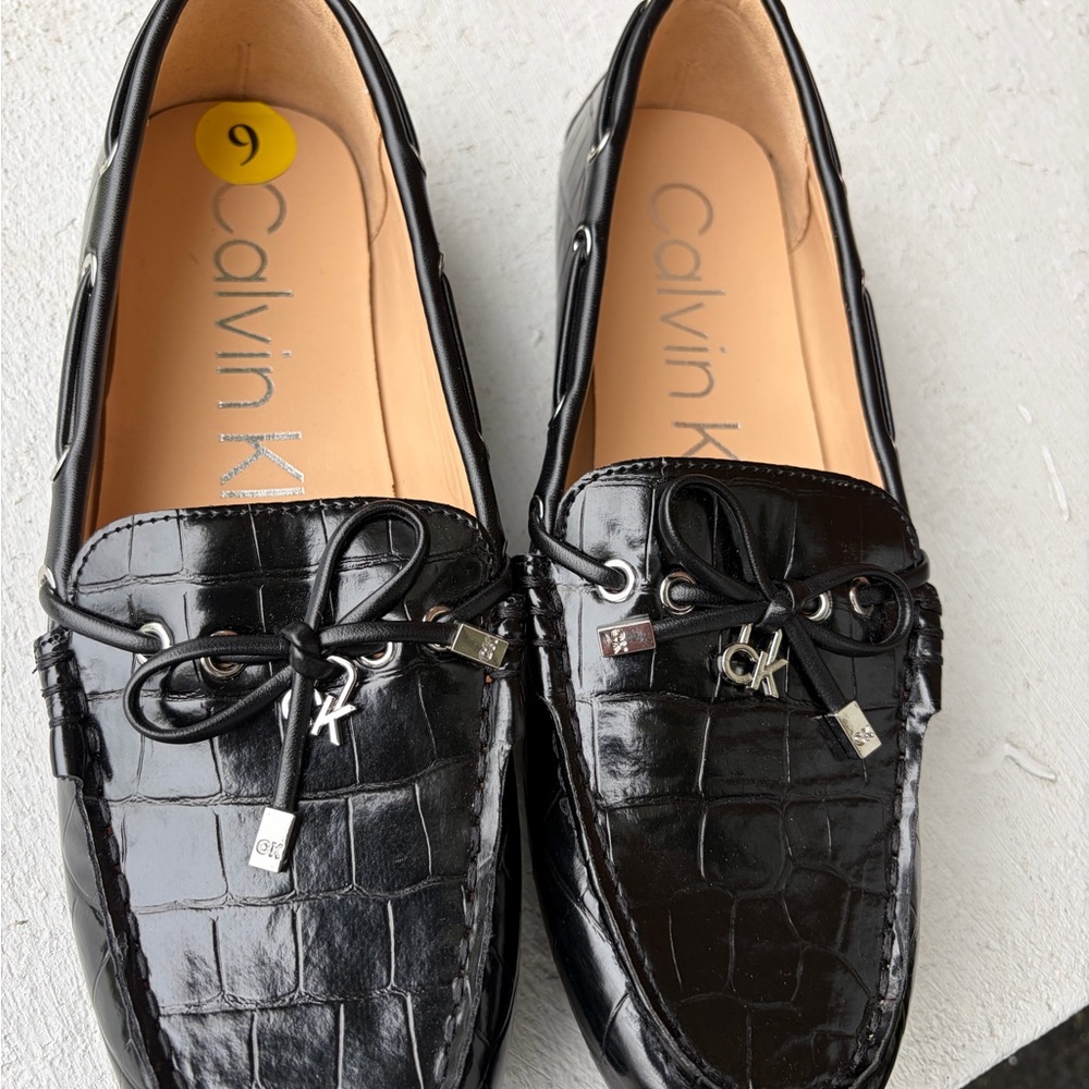 Calvin Klein Black Quilted Patent Driving Loafers with Bow Detail - Picture 6 of 8
